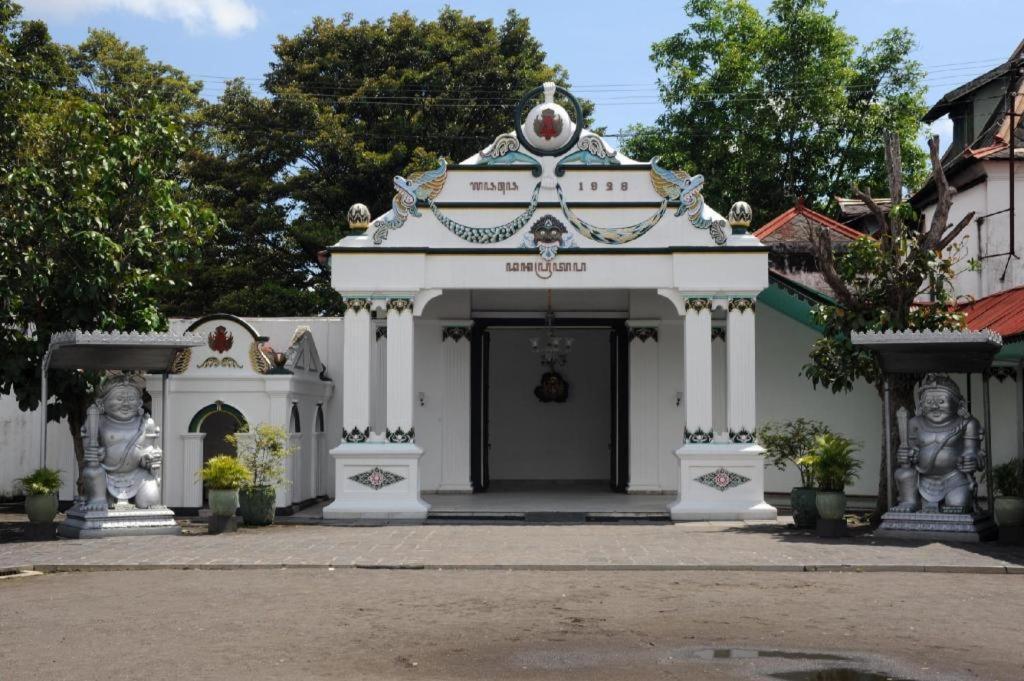 Spot On 91911 Rejeki Homestay Syariah Malioboro Yogyakarta Kültér fotó